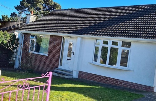Newcastle House | Mourne Hikers' Cottage - nestled at the foot of the Mournes, just 5 minutes from Newcastle beach