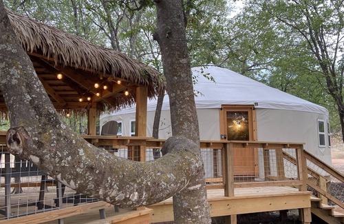 Bandera Cabin | Mourning Dove Yurt! Hot Tub! Medina River Access ! Close to Town!