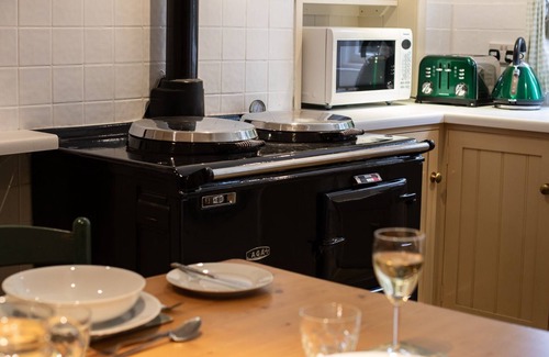 Longborough Cottage | Mouse Manor - pet friendly, Longborough near Stow-on-the-Wold