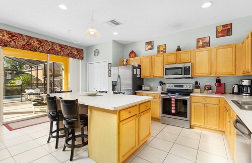 West Kissimmee Villa | Movie Magic House - Southern Pool, Themed Rooms!