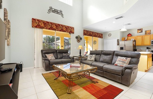 West Kissimmee Villa | Movie Magic House - Southern Pool, Themed Rooms!