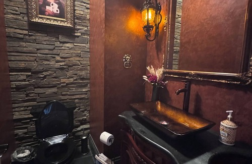 Lakeland Bed & Breakfast | Movie Night in the Enchanted Forest - Resort Style Pool, Theater & Game Room!