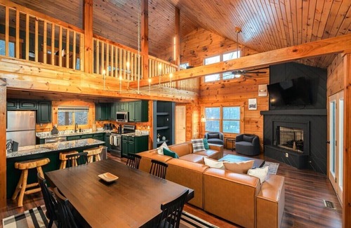 Massanutten House | Movie Theater~Arcade ~Hot Tub~Views~Pool Pass