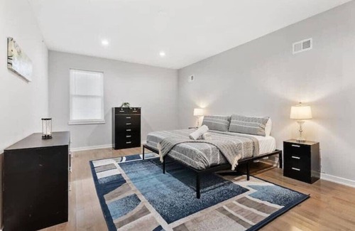 Brewerytown House | Movie Theater | Oversized Private Rooftop | 85" TV