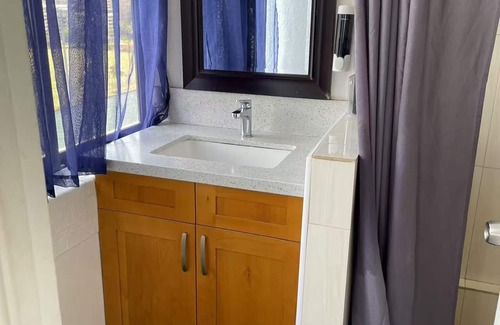 Waikiki Condo | Movie theme studio in wonderful Honolulu