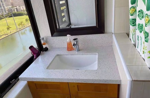 Waikiki Condo | Movie theme studio in wonderful Honolulu