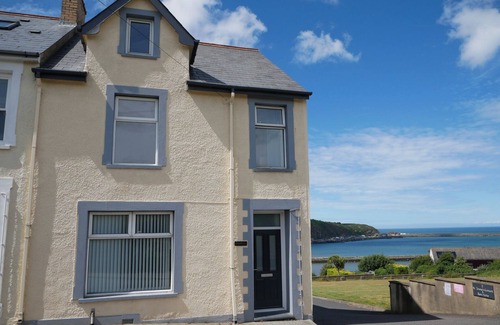 Fishguard Cottage | Mowbray House, Holiday Cottage Fishguard, Sleeps 6, 3 bedrooms, bathrooms