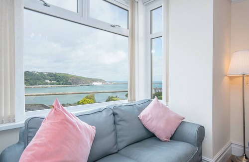 Fishguard Cottage | Mowbray House, Holiday Cottage Fishguard, Sleeps 6, 3 bedrooms, bathrooms
