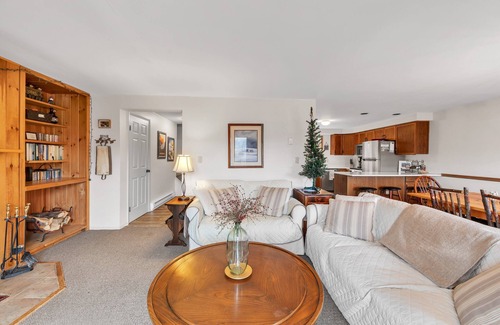 North Creek House | Moxham 58h - Adirondack Retreat Mountain Views 3 Bedroom Townhouse by The Summit at Gore Mountain