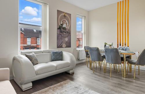 Manchester Apartment | Moxley Modern 2-Bed Flat with Flexible Sleeping