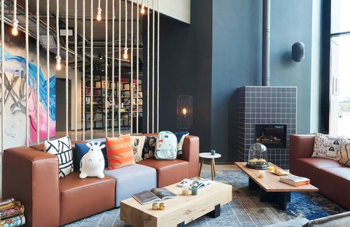 Hoofddorp Hotel | Moxy Amsterdam Schiphol Airport