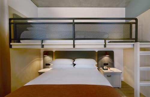 Mascot Hotel | Moxy Sydney Airport