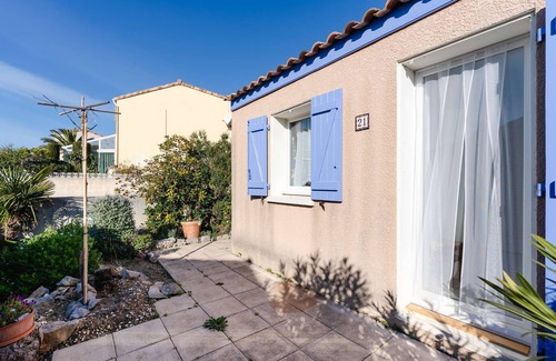 Saint-Pierre-la-Mer House | MP21 3-room villa on large garden with view of sea and Clape
