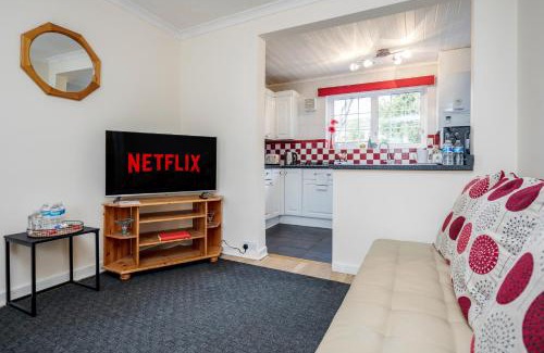 Watford Apartment | MPL Apartments - Woodside House by Harry Potter Studios