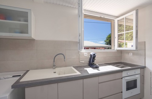 Saint-Pierre Apartment | Alpinia - Appt avec piscine partagée