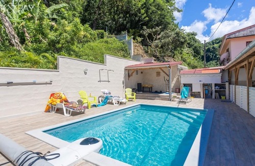Saint-Pierre Apartment | Alpinia - Appt avec piscine partagée