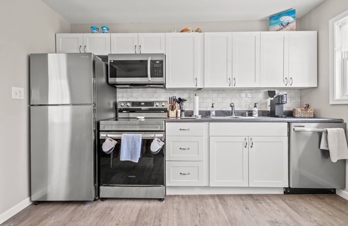 Chincoteague House | Ms Kitty's Bayside Bungalow, Park, Pet Friendly