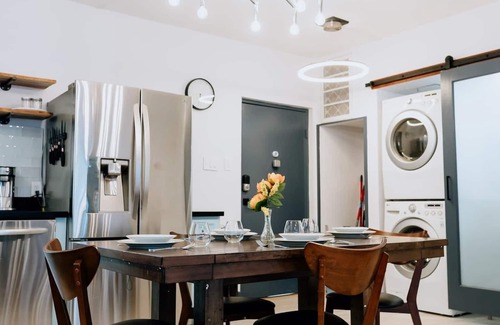 Encanto Condo | Msg for 5% off 2Bed 2Bath KingBeds 2Pools CoveredParking Midtown PHX Condo