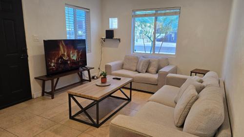 Encanto Apartment | *Msg for 5%off*2Bed1Bath KingBeds House MidtownPHX