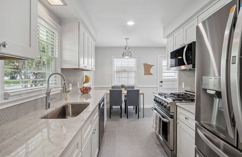 Richfield House | MSP/Mall of America/Pond View with garden oasis