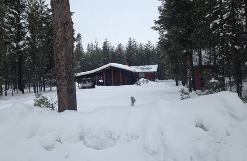 Sunriver Cabin | Mt Bachelor Cabin with NEW Hot Tub, Minutes to Sunriver, 20 Minutes to Bachelor