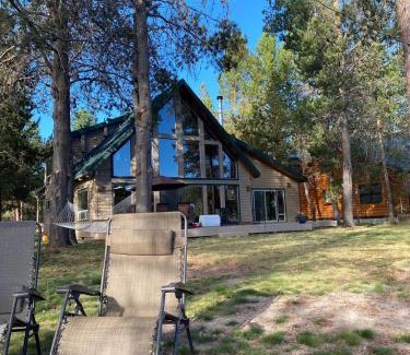 Three Rivers House | Mt. Bachelor & Sun River Get Away