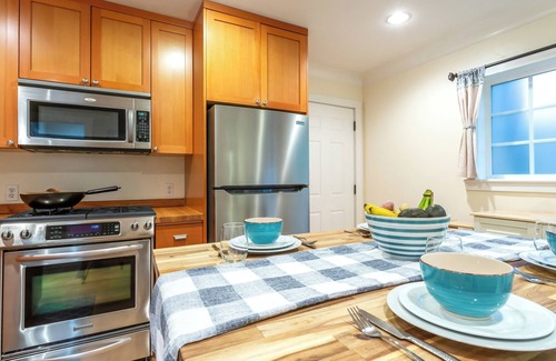 Warnick Cabin | Mt. Baker, Fast Wi-Fi, Pet-Friendly, King Bed