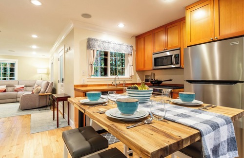 Warnick Cabin | Mt. Baker, Fast Wi-Fi, Pet-Friendly, King Bed