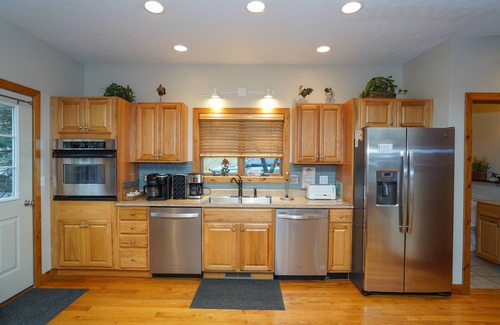 Thayerville House | Mt. Dew- AMAZING LAKE FRONT! 7 BR Home with Hot Tub, Fire Pit, Dock, Pool Table