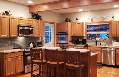 Thayerville House | Mt. Dew- AMAZING LAKE FRONT! 7 BR Home with Hot Tub, Fire Pit, Dock, Pool Table