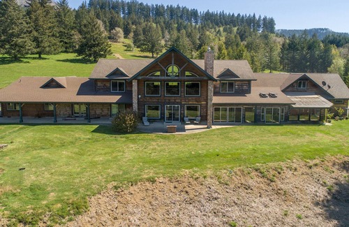 Brookings House | Mt Emily Lodge on a Ranch setting Overlooking the Chetco River Valley
