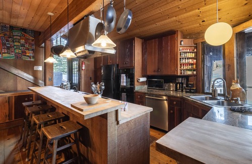 Olympic Valley House | Mt. Jola by AvantStay | A 5-minute walk away to Palisades and lifts.
