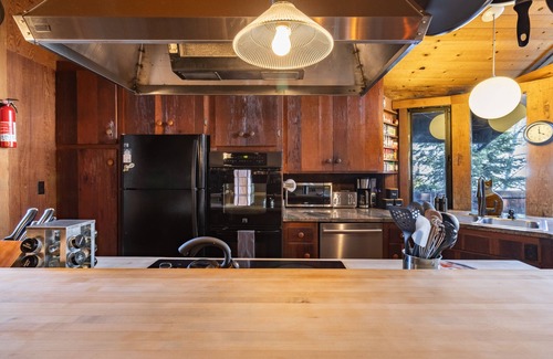 Olympic Valley House | Mt. Jola by AvantStay | A 5-minute walk away to Palisades and lifts.