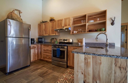 Joseph Condo | Mt. Joseph Lodge in Downtown Joseph: Unit #7