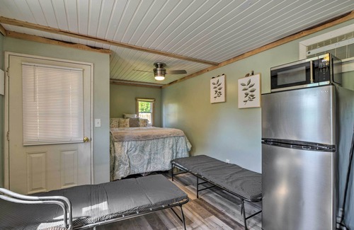 Mt Lookout Apartment | Mt Lookout Tiny House w/Backyard & Fire Pit!
