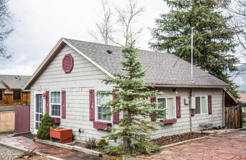 Estes Park House | Mt Olympus Cabin, Cozy 1 bedroom cabin Great for couples