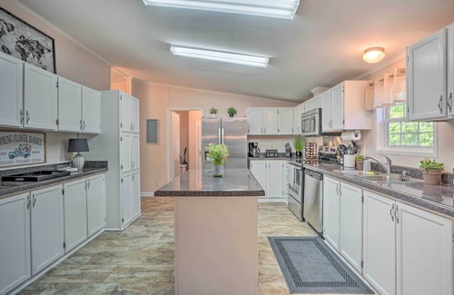 Mount Pleasant House | Mt Pleasant Retreat w/Grill: 10 Mi to Beach