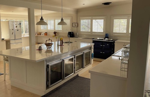 Healesville House | Mt Rael Corporate Retreat (6 separate cabins/suites) plus function centre