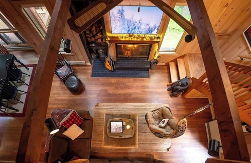 Wilmington Ski Chalet | Mt Snow Chalet: Peaceful Escape w/Hot Tub
