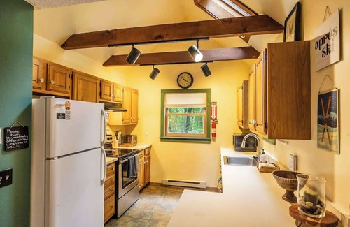 Wilmington Ski Chalet | Mt Snow Chalet: Peaceful Escape w/Hot Tub