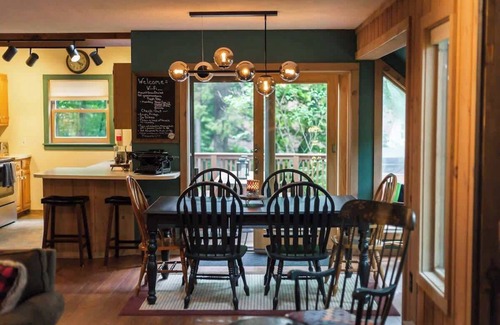 Wilmington Ski Chalet | Mt Snow Chalet: Peaceful Escape w/Hot Tub