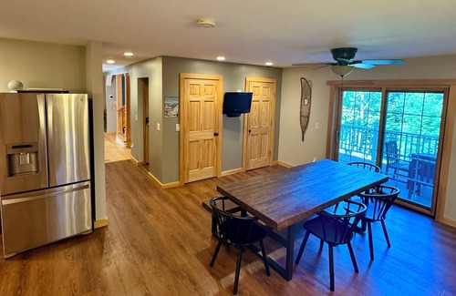 West Dover House | Mt. Snow Golf Club Estate - 5 Min to Mt. Snow Ski