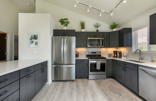 Glenwood Springs House | Mt. Sopris Vista, 360° Views, Fly Fishing, Steps 2 River