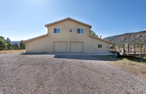 Glenwood Springs House | Mt. Sopris Vista, 360° Views, Fly Fishing, Steps 2 River