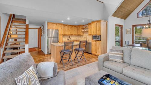 Overlook Park Apartment | Mt View Lodge - Unit 21