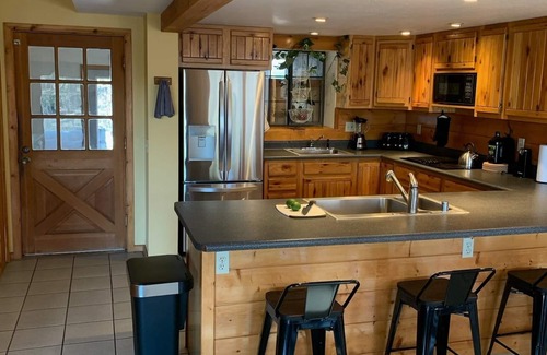 Pagosa Springs House | Mt. Views with Hot Tub & Sauna for 6 guests