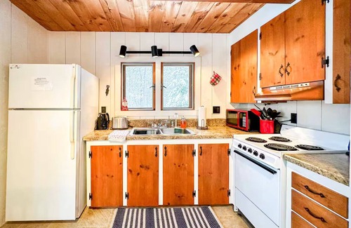 Jackson House | Mt. Washington View~Min to Skiing~Wood Stove