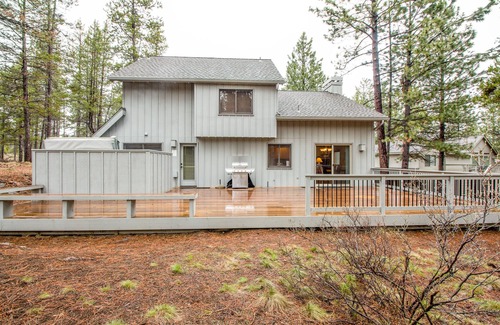 Deer Park House | MTBA05 - Quiet Setting, A/C, Private Hot Tub, Dog Loving