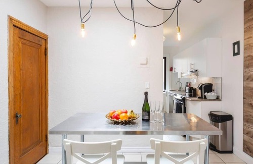 Plateau Mont Royal Apartment | MTLVR #06 | Live like a local, sleeps 8, A/C patio