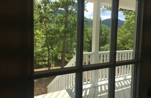 Mena Cabin | Mtn Cabin Lake HotTub | Kayak | Fish | AtvTrls